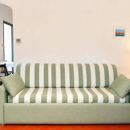 Hostdomus - La Piazzetta Sul Mare