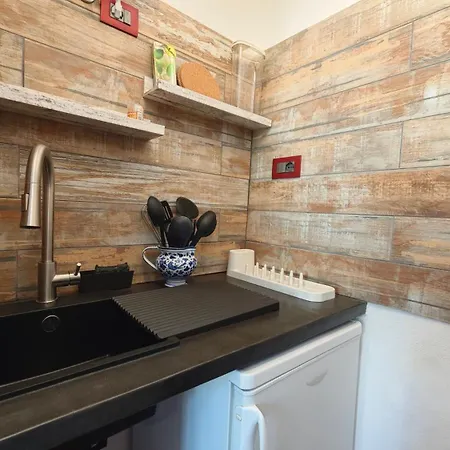 Hostdomus - La Piazzetta Sul Mare Apartmán