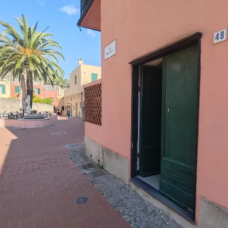 Hostdomus - La Piazzetta Sul Mare