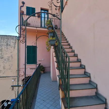 Hostdomus - La Piazzetta Sul Mare Apartmán